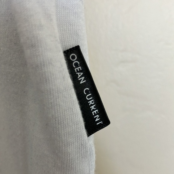 Ocean Current Short-sleeved Hooded Shirt, Hombre Gray-White, Size M, Runs long. - Picture 2 of 2